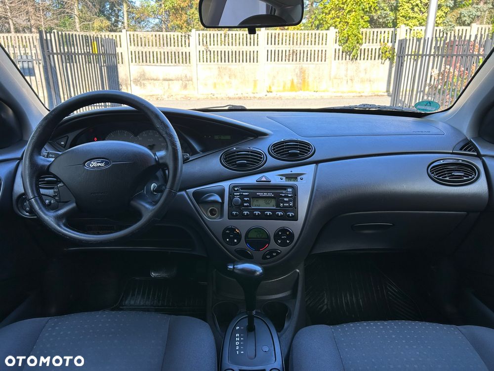 Ford Focus 1.6 Ghia - 6