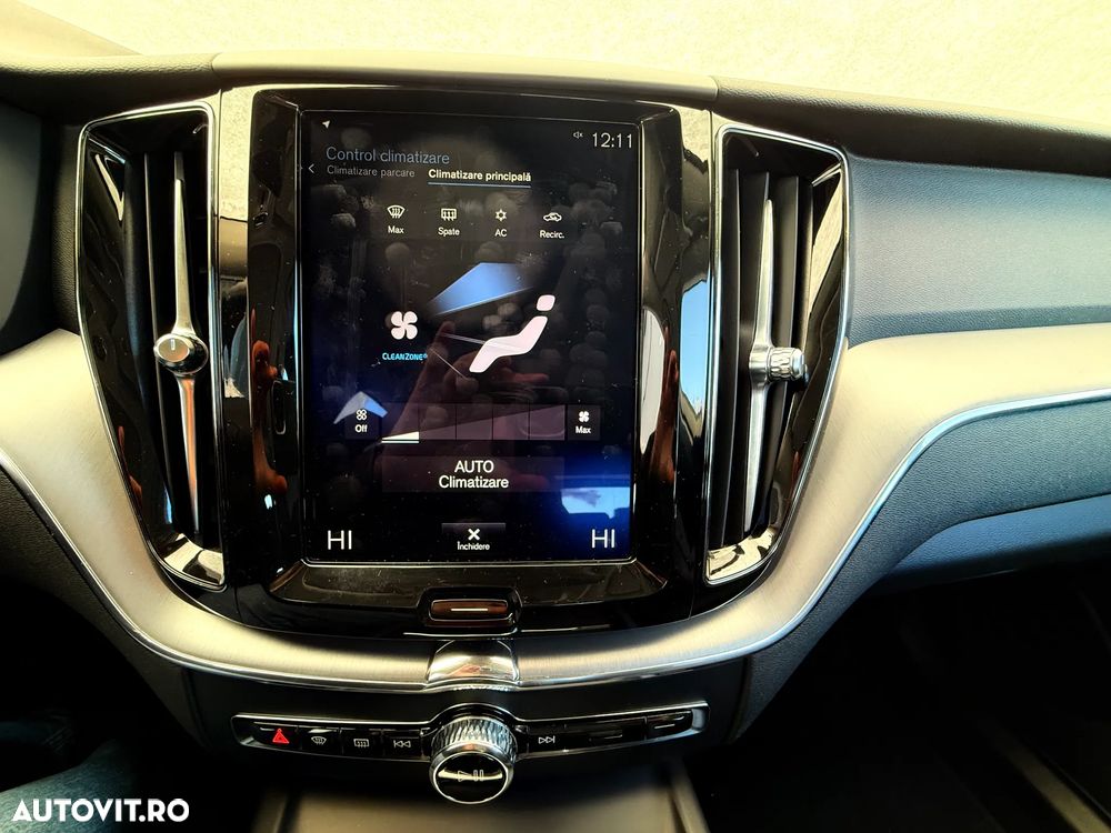 Volvo XC 60 T8 Twin Engine AWD Geartronic Momentum - 13