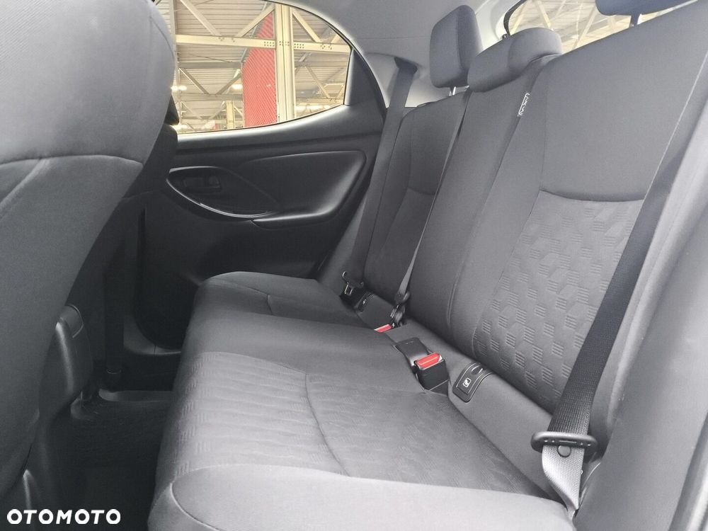 Toyota Yaris - 12