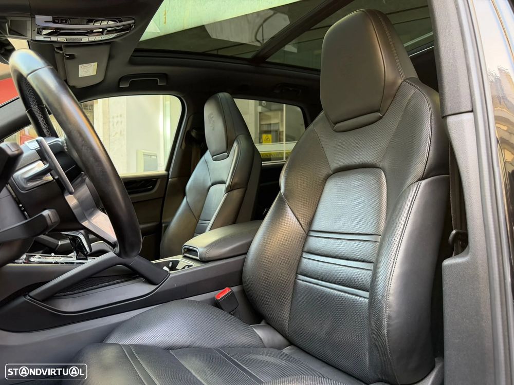 Porsche Cayenne E-Hybrid - 4