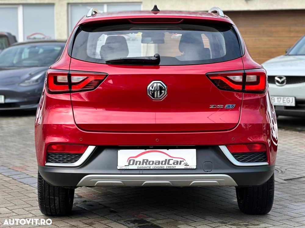 MG ZS EV Luxury - 13