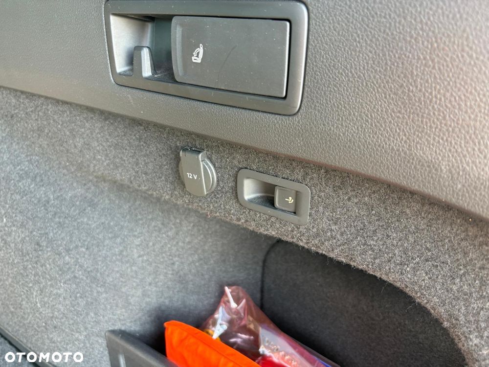 Volkswagen Passat Variant 2.0 TDI SCR 4Motion DSG Alltrack - 21