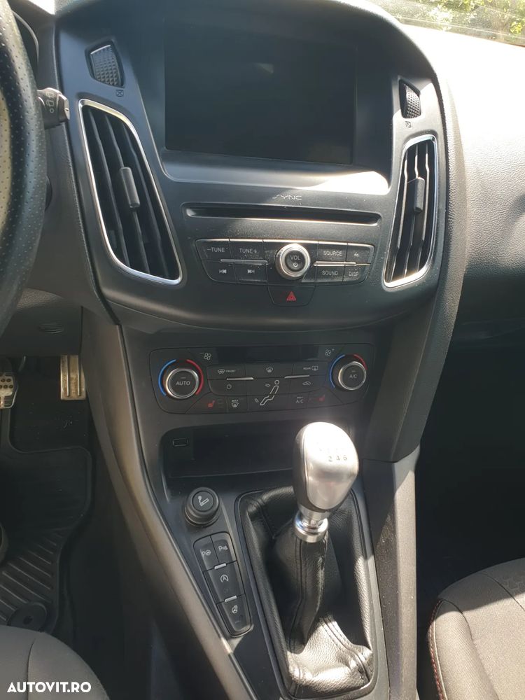Ford Focus 1.5 Ecoboost ST-Line - 10
