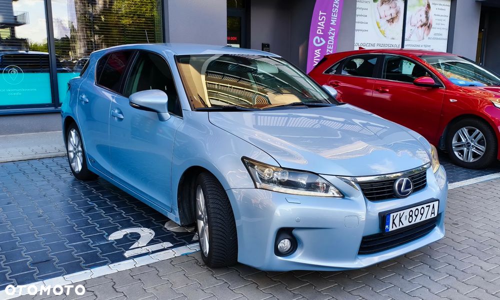 Lexus CT 200h Prestige - 2