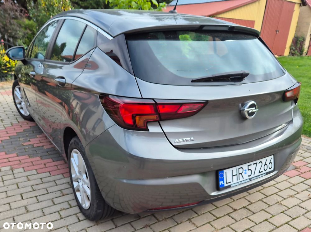 Opel Astra 2019 photo 2
