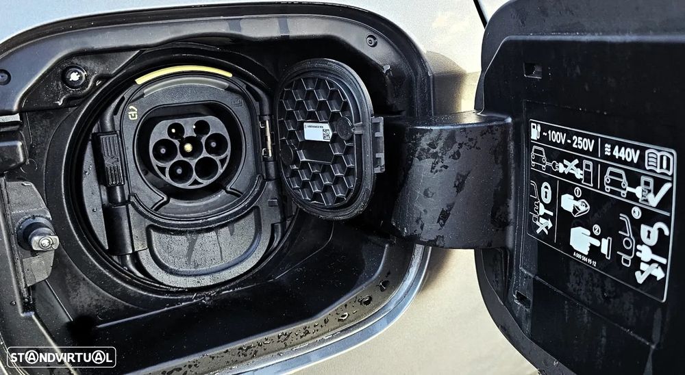 Mercedes-Benz A 250 e 8G-DCT AMG Line - 21