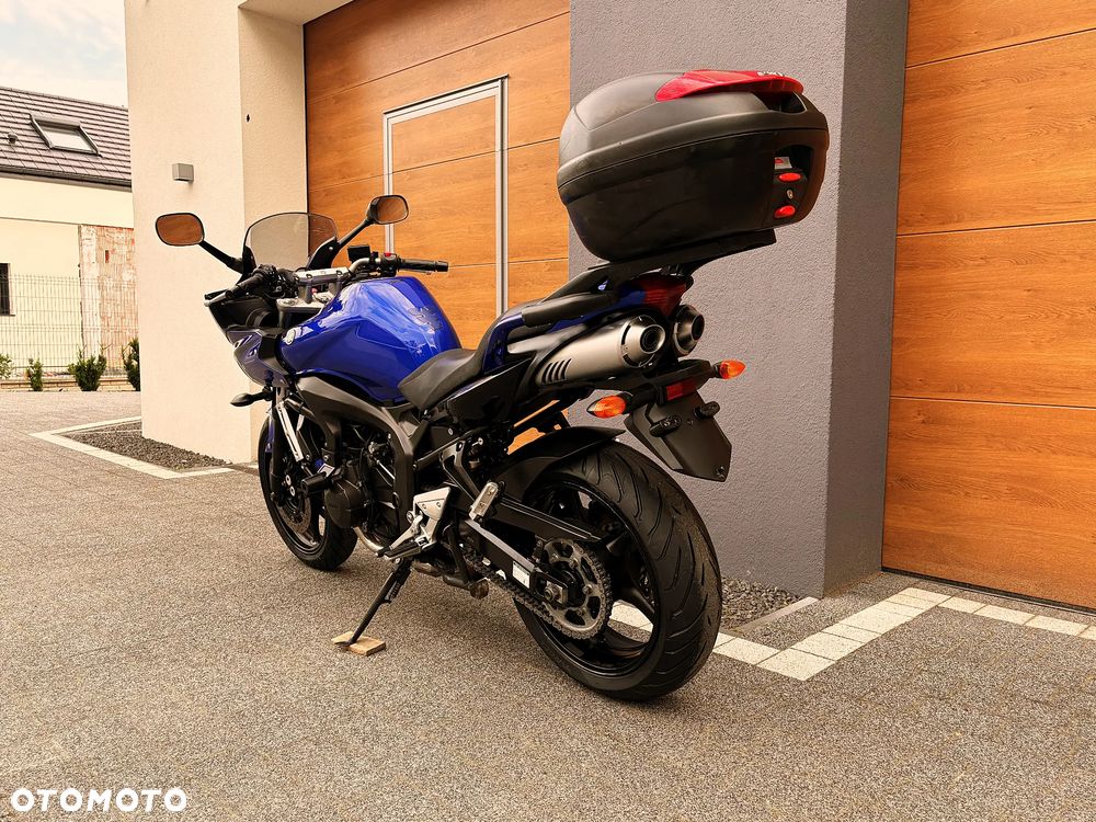 Yamaha FZ6 - 6