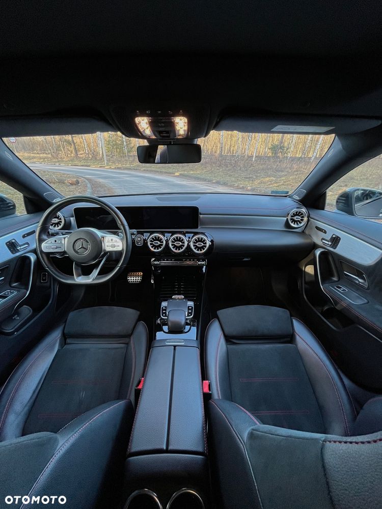 Mercedes-Benz CLA 220 d AMG Line 8G-DCT - 18
