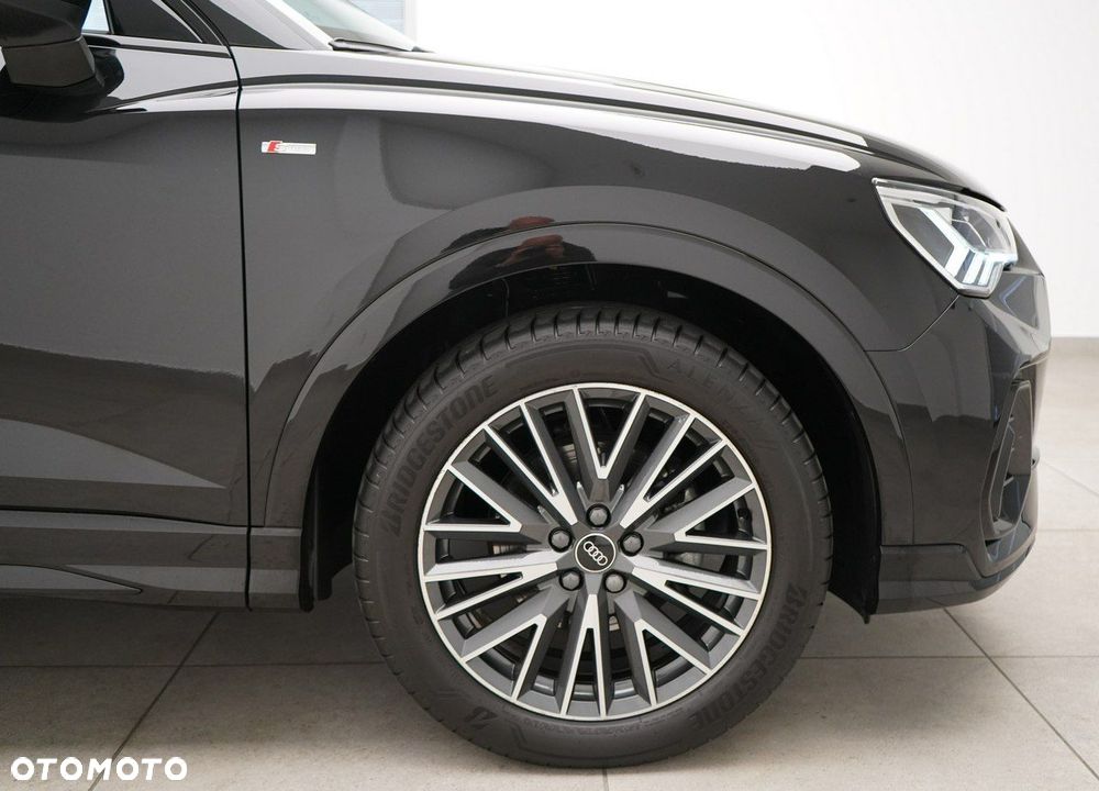 Audi Q3 Sportback - 13