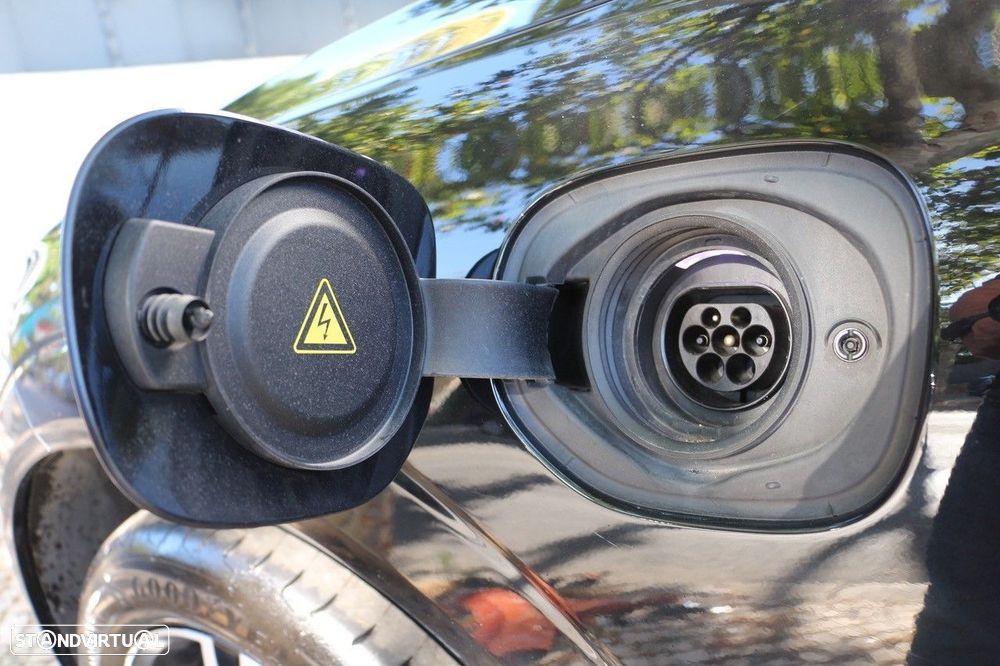 Volvo XC 60 2.0 T8 PHEV R-Design AWD - 41