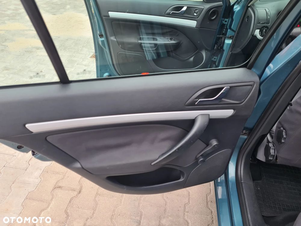 Skoda Octavia 1.6 Tour - 8