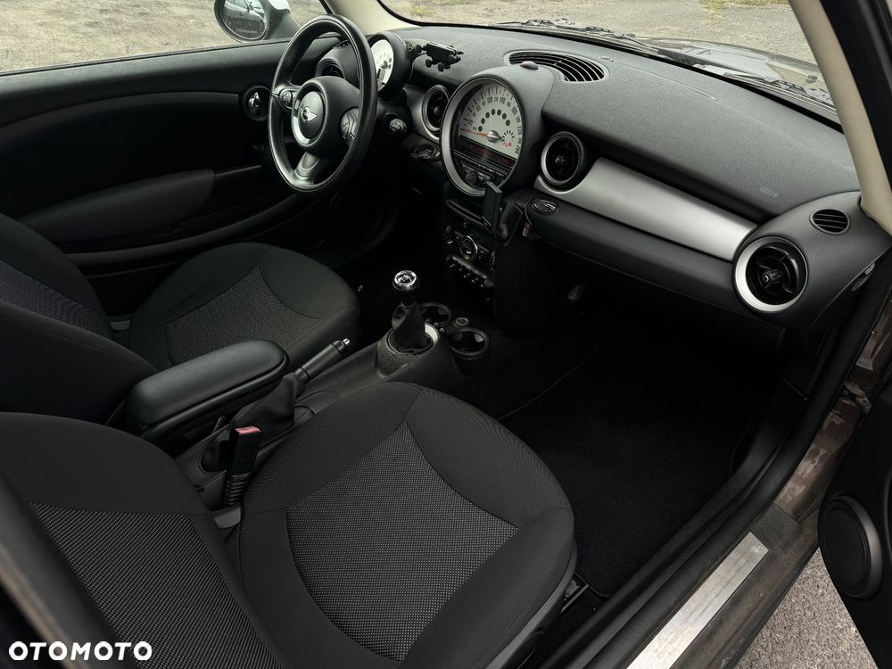 MINI ONE Brick Lane - 10