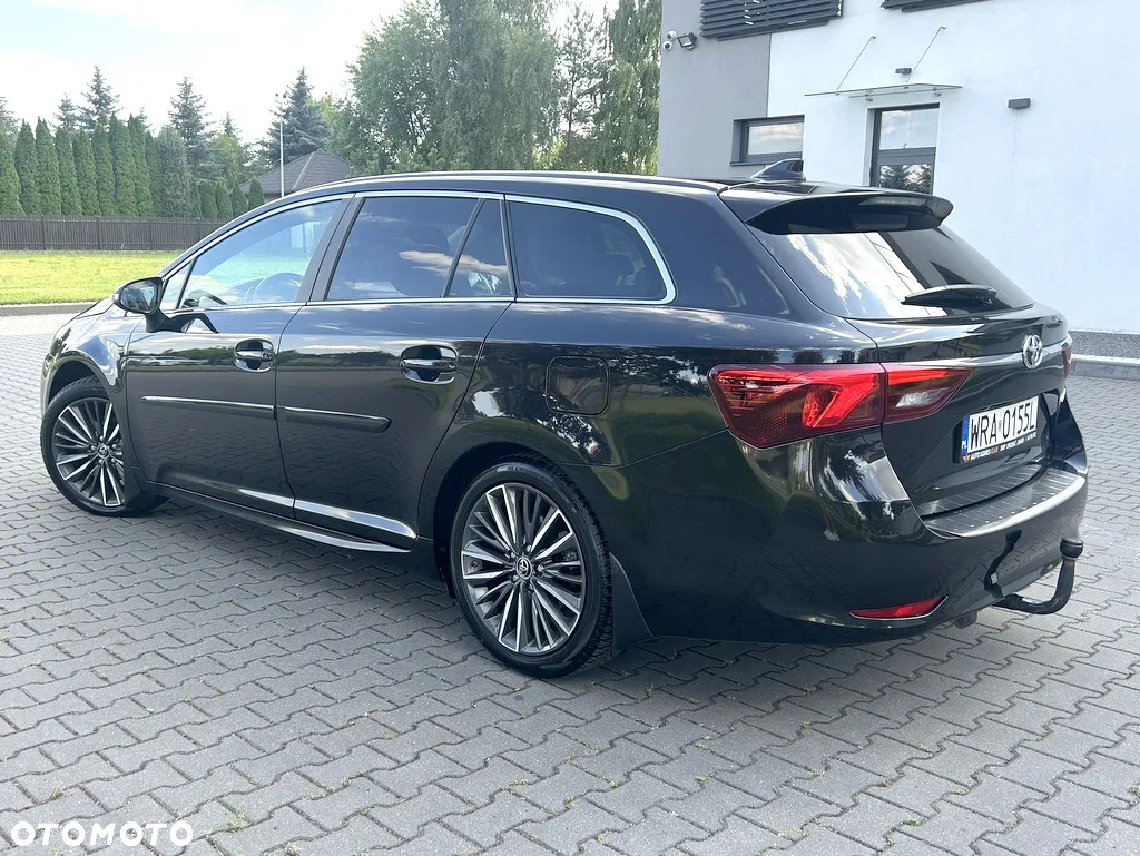 Toyota Avensis Combi 1.8 Multidrive S Executive - 19