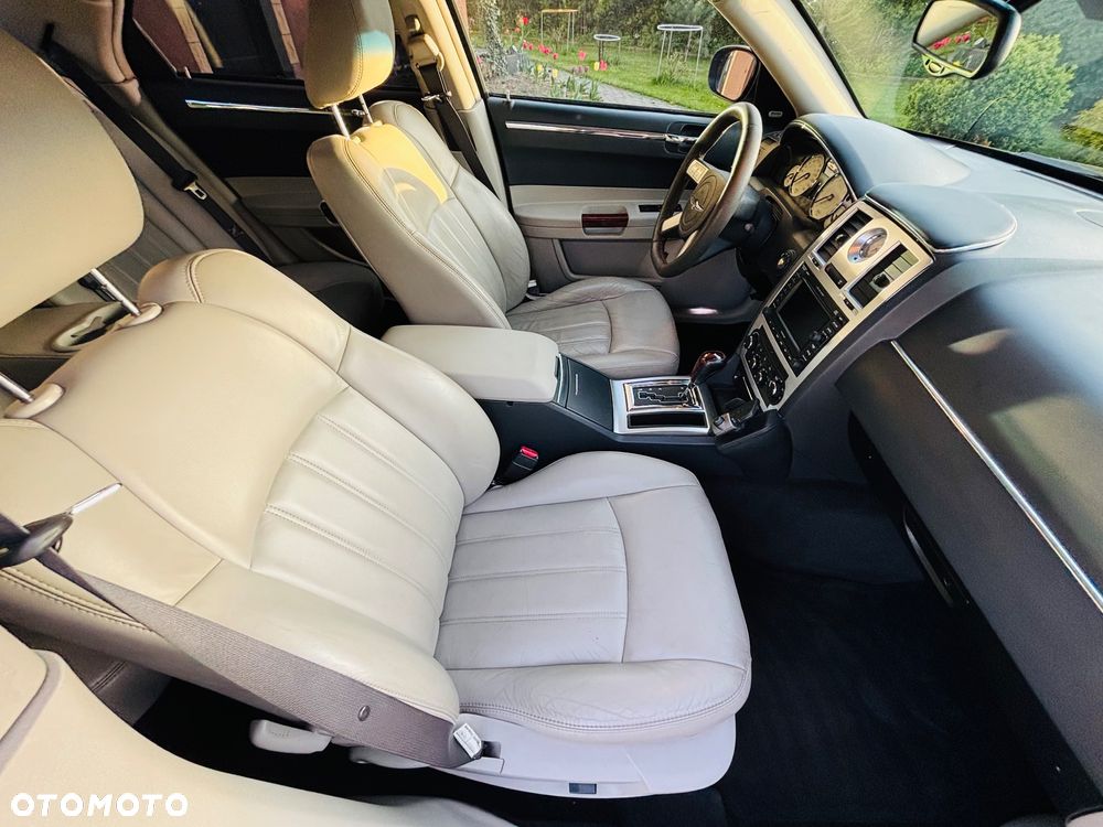 Chrysler 300C 5.7 V8 HEMI Automatik - 8