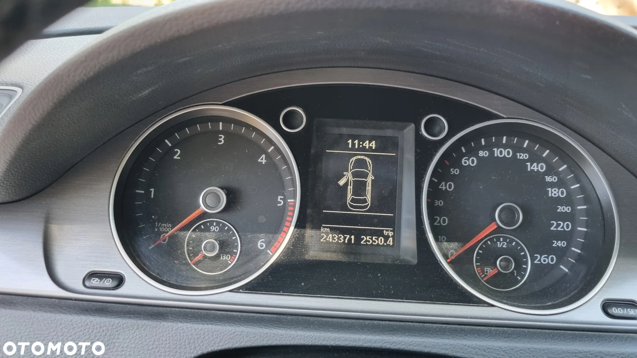 Volkswagen Passat 2.0 TDI Comfortline - 9