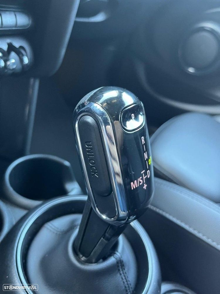 MINI 5 Portas One Classic Auto - 32