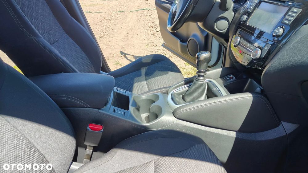 Nissan Qashqai 1.6 DCi ALL-MODE 4x4i N-Connecta - 23