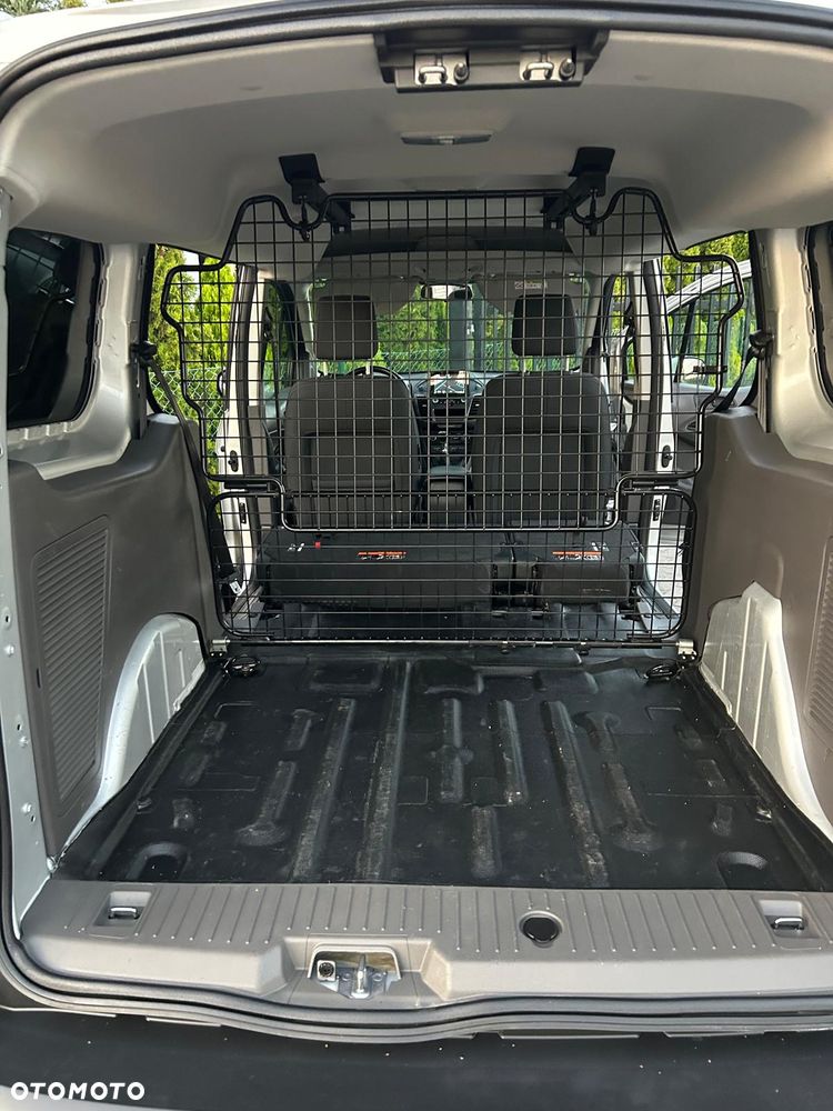 Ford Tourneo Connect Grand - 28