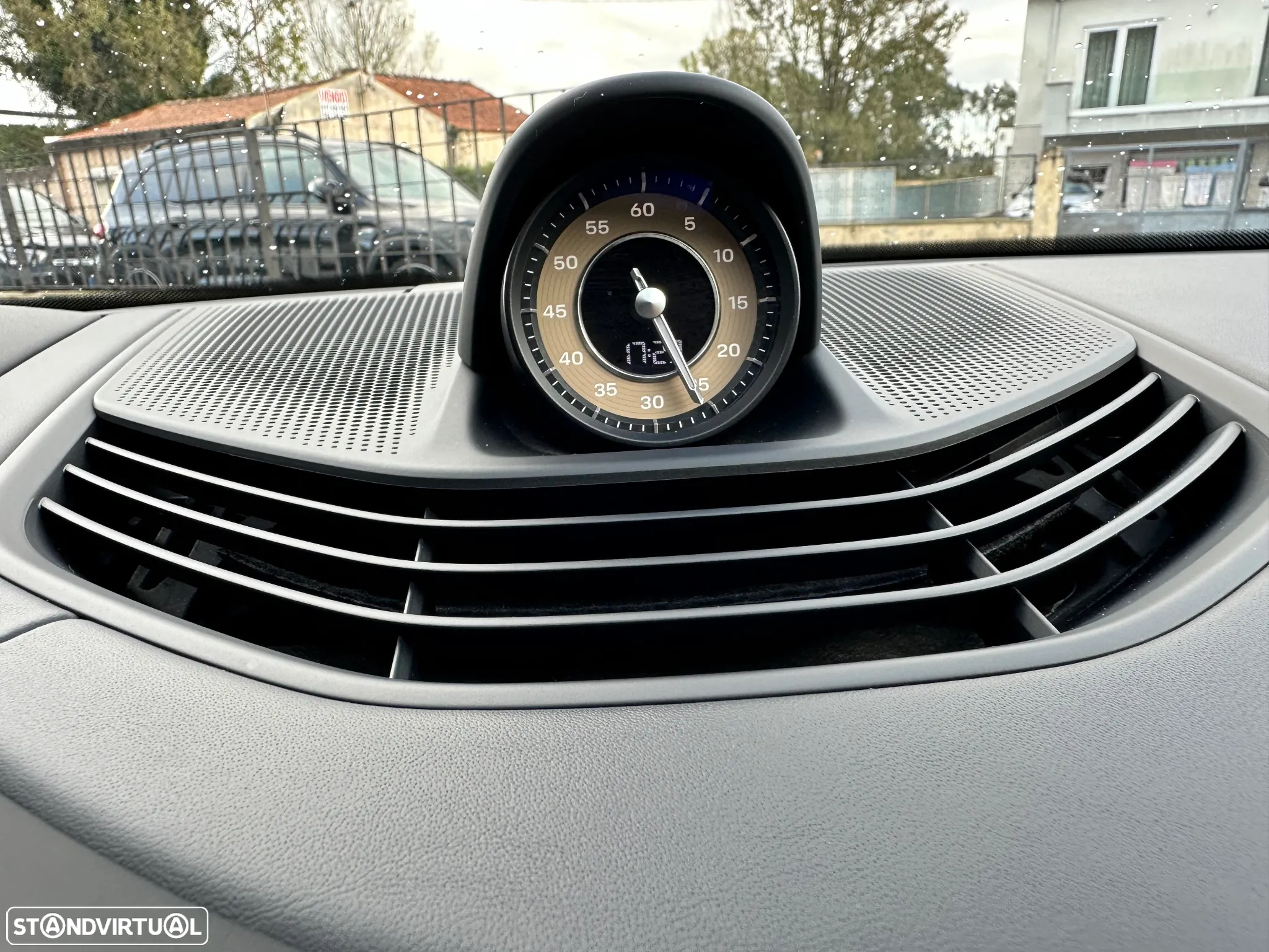 Porsche Taycan Turbo S - 35