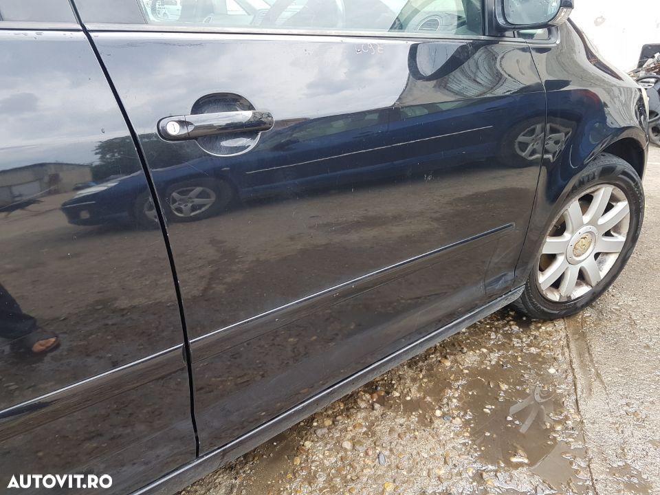 Prag / Praguri Metal Dreapta VW Golf 5 Plus 2004 - 2008 Cod Culoare LC9Z - 3