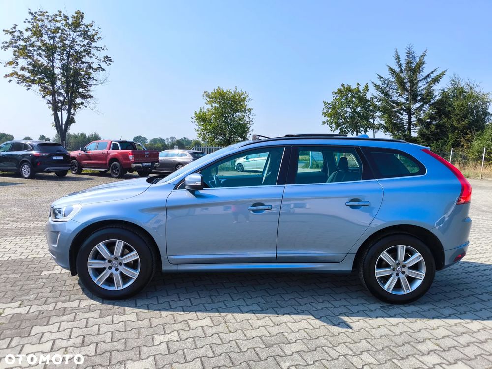 Volvo XC 60 D4 Momentum Pro - 2