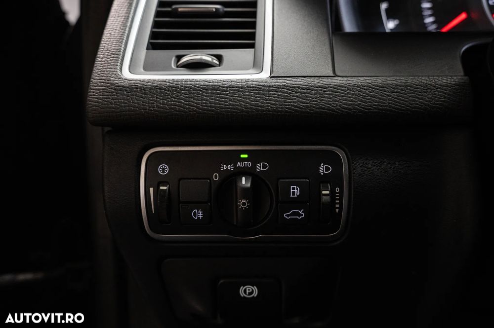 Volvo XC 60 D3 Geartronic Momentum - 25