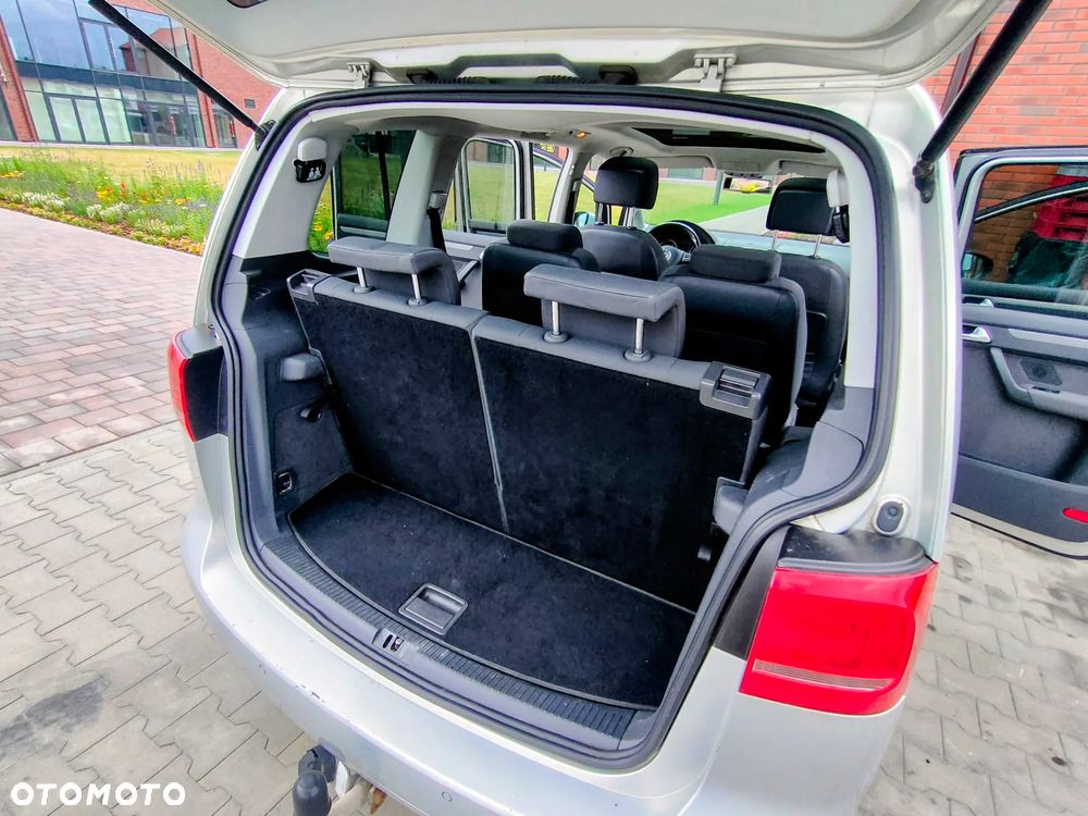 Volkswagen Touran 2.0 TDI DPF Highline DSG - 12