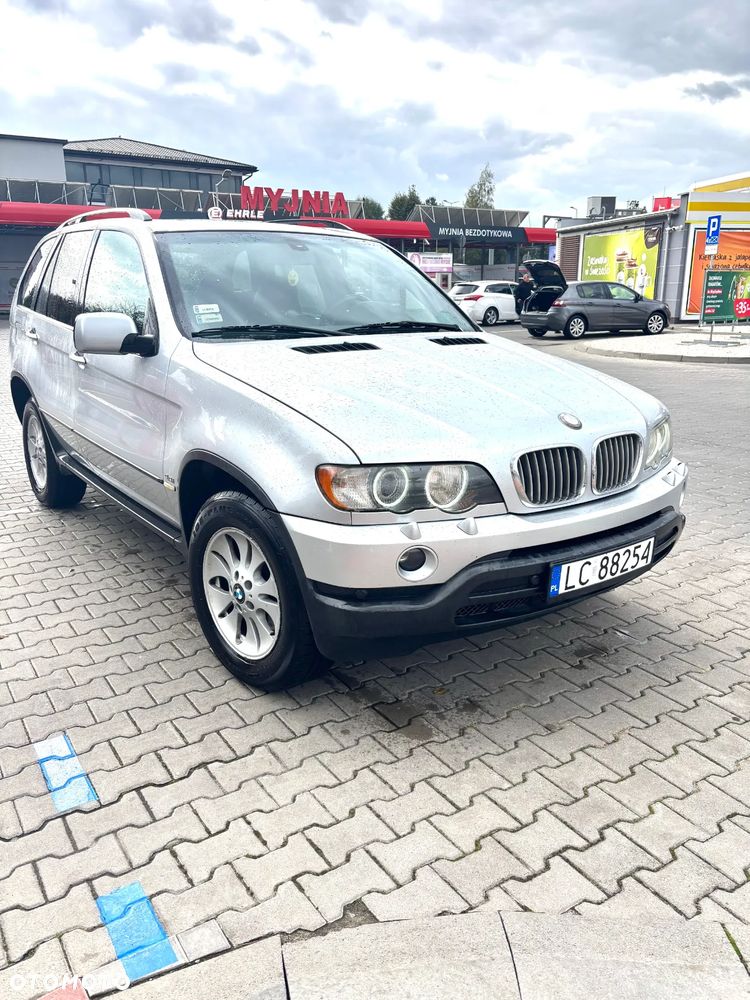 BMW X5 4.4i - 1