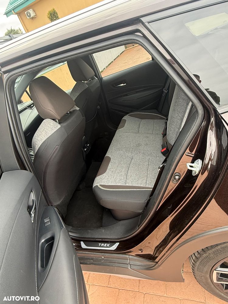 Toyota Corolla 2.0 HSD Exclusive Plus GR Sport Bi-Tone - 8
