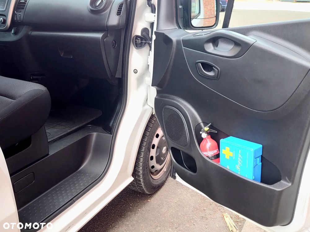 Renault Trafic - 25