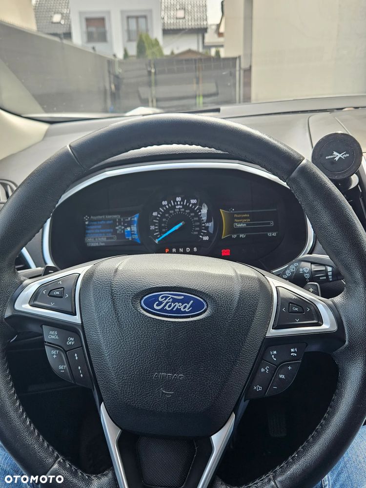 Ford Edge - 9
