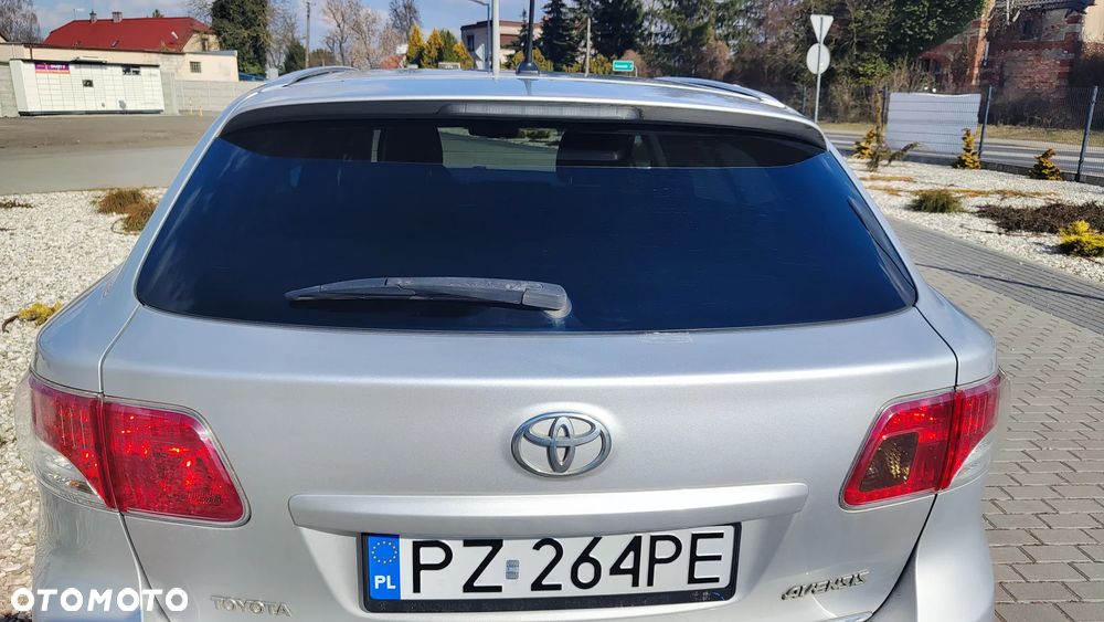 Toyota Avensis 2.0 D-4D Sol - 32