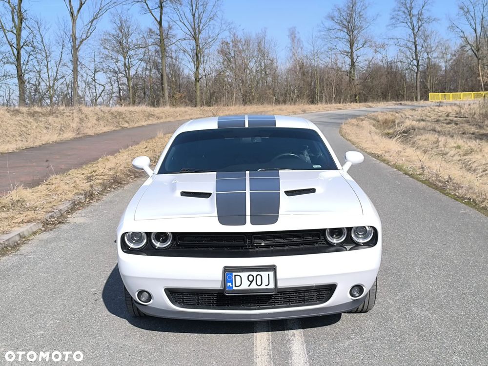 Dodge Challenger - 2