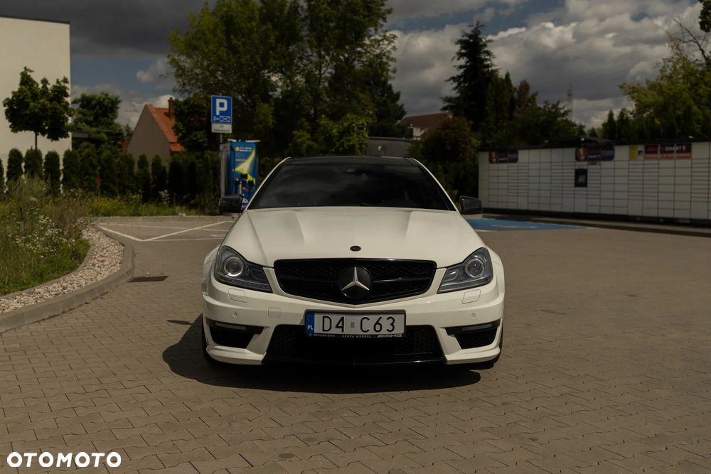 Mercedes-Benz Klasa C 63 AMG AMG SPEEDSHIFT MCT AMG Performance Package - 3