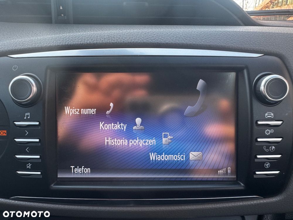 Toyota Yaris Hybrid 100 Life - 12