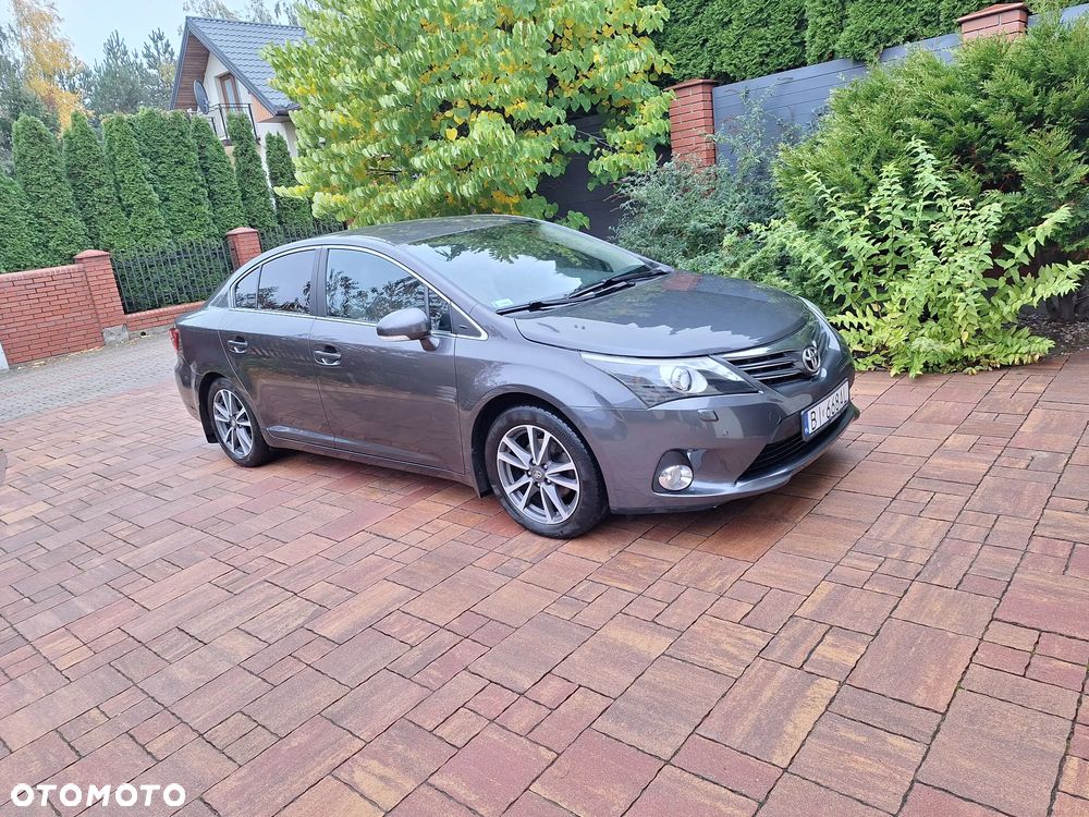 Toyota Avensis 2.0 Prestige NAVI - 2