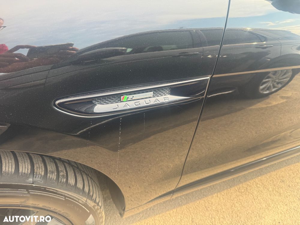 Jaguar F-Pace 20d AWD Aut. R-Sport - 32
