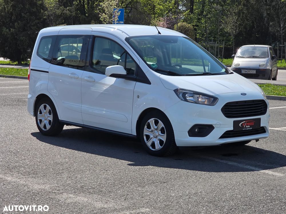 Ford Tourneo Courier 1.5 TDCi Titanium - 17