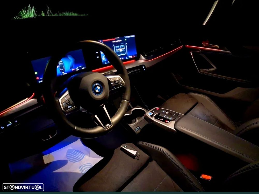 BMW iX2 eDrive20 Pack Desportivo M Pro - 15