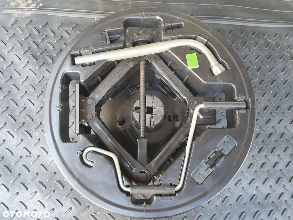 WKŁAD KOŁA ZAPASOWEGO Z LEWARKIEM 46796530 FIAT GRANDE PUNTO BRAVO II - 1