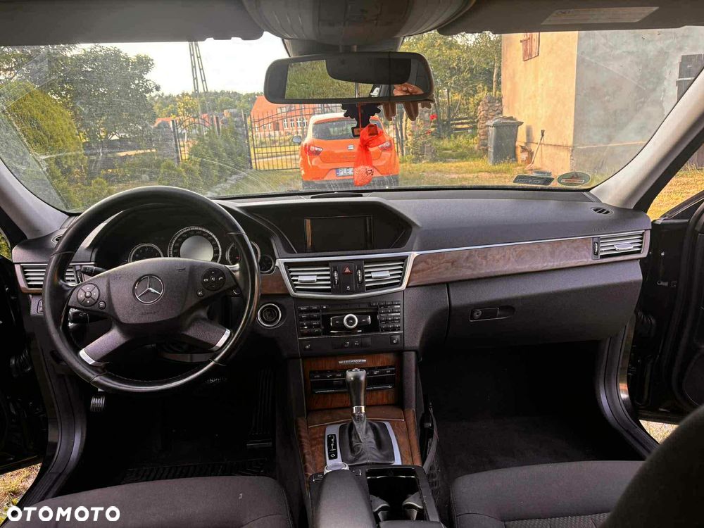 Mercedes-Benz Klasa E 220 CDI DPF BlueEFFICIENCY Automatik Avantgarde - 10