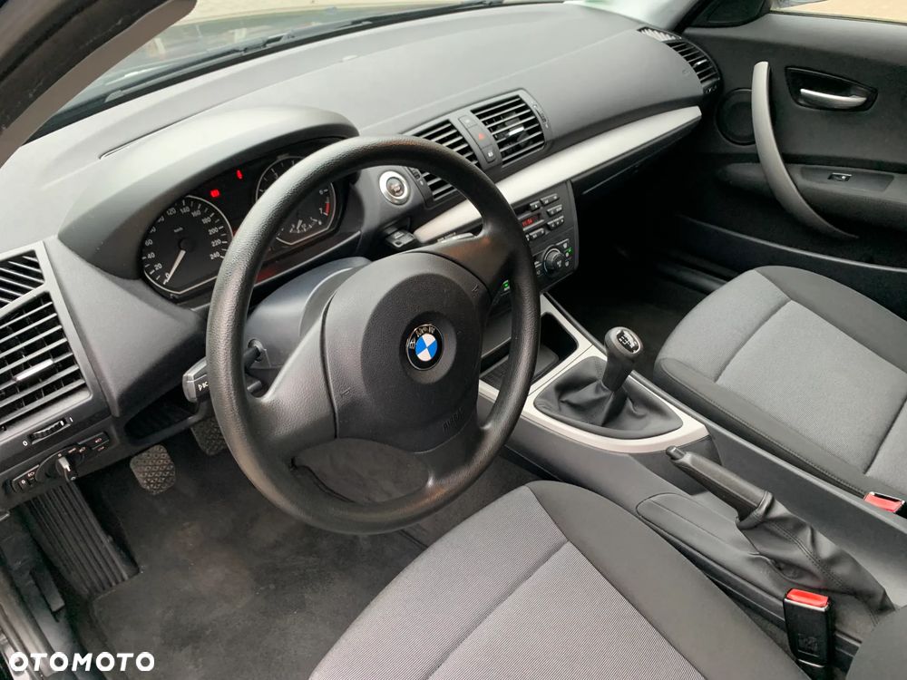 BMW Seria 1 116i - 3