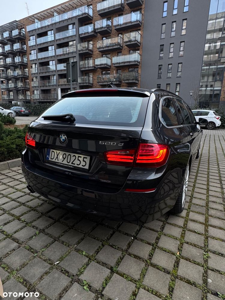 BMW Seria 5 520d Luxury Line - 4