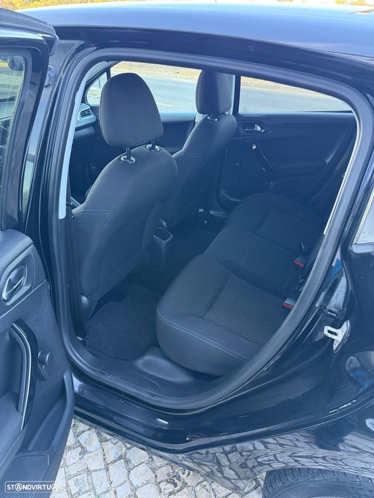 Peugeot 208 1.2 PureTech Style - 7