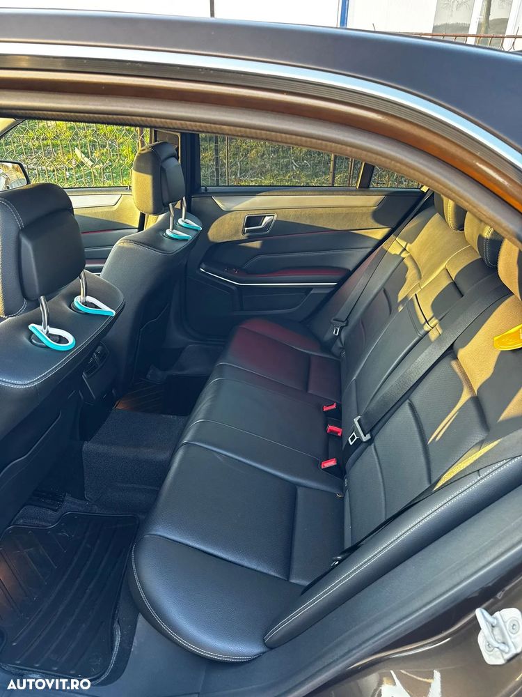 Mercedes-Benz E - 12