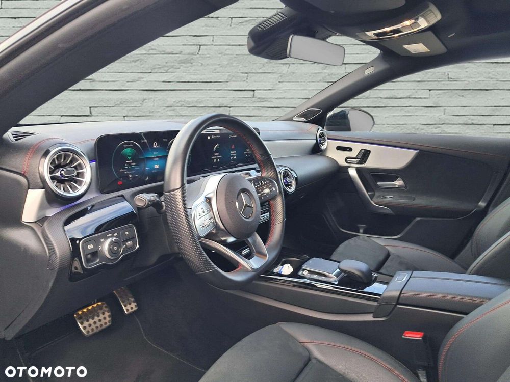 Mercedes-Benz CLA - 10