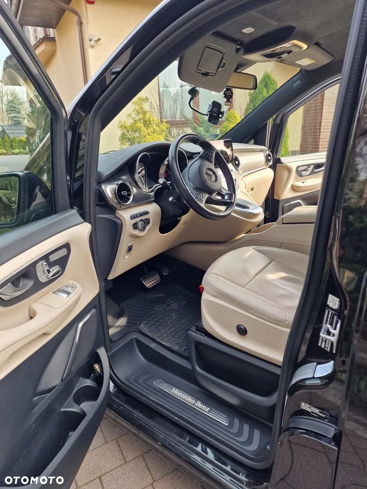 Mercedes-Benz Klasa V - 10