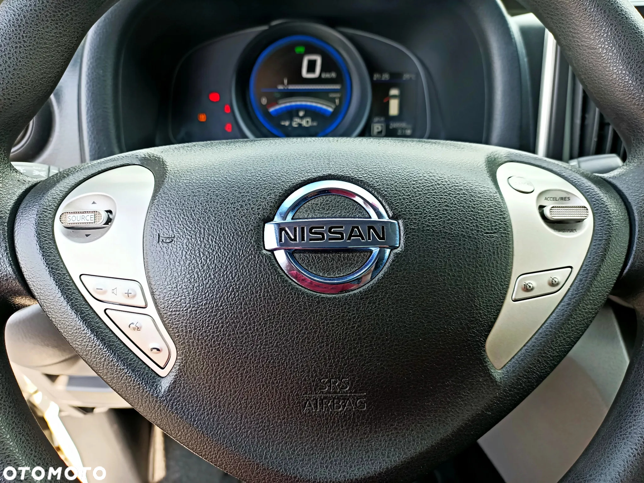 Nissan ENV 200 Maxi - 13