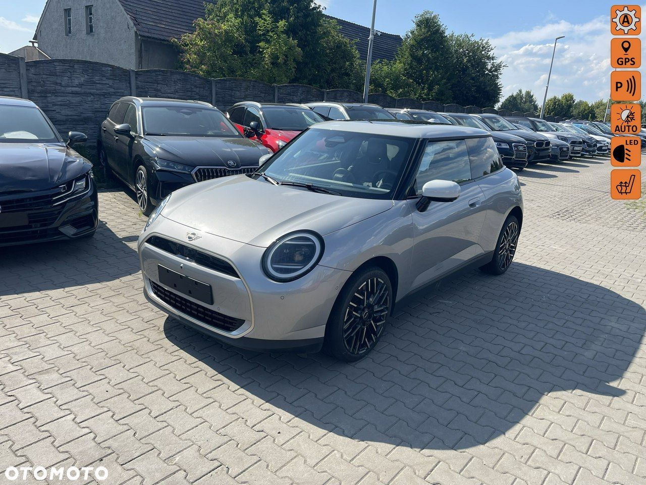 MINI Cooper E Essential Trim - 1