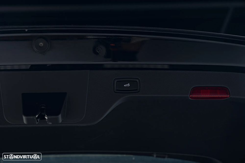 Porsche Macan Electric - 15